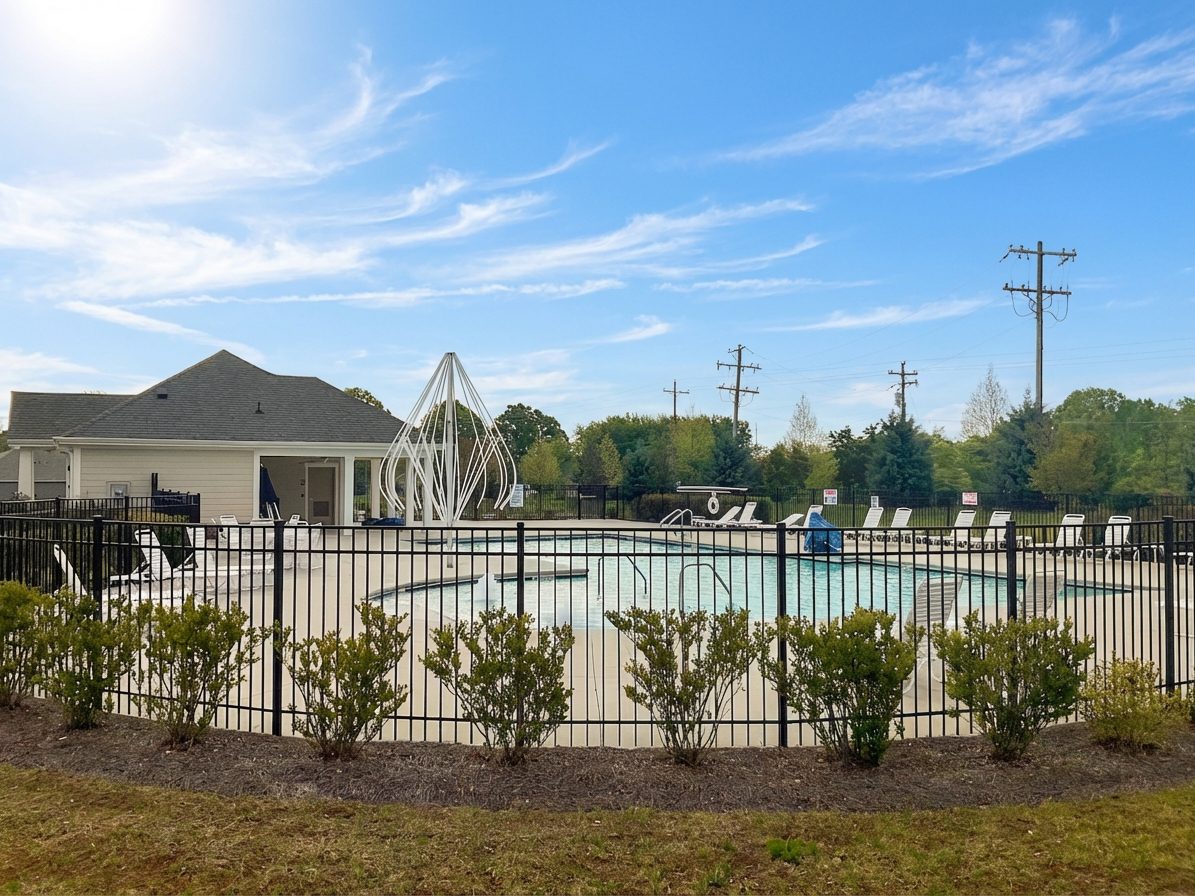 Norwood_Walk_-_Pool_2_flambient