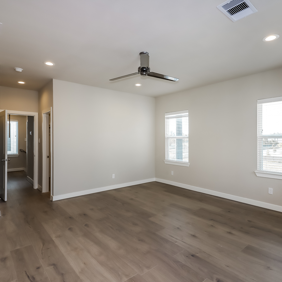 Palisades Park_Image Carousel_Bedroom2