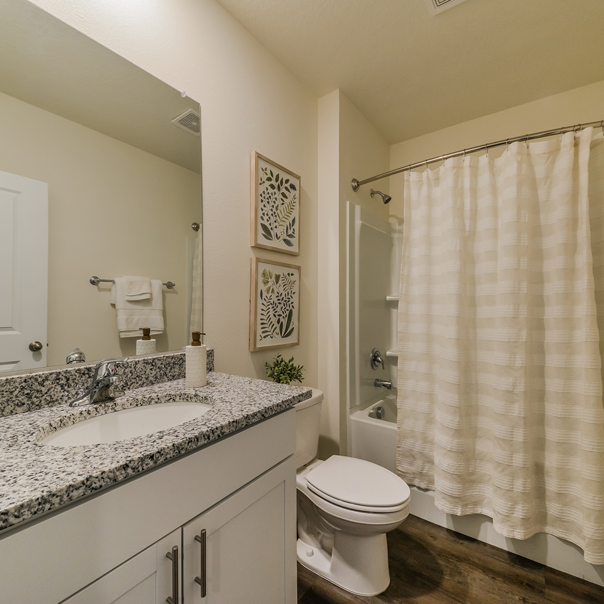 Grove Pointe_Model Home8