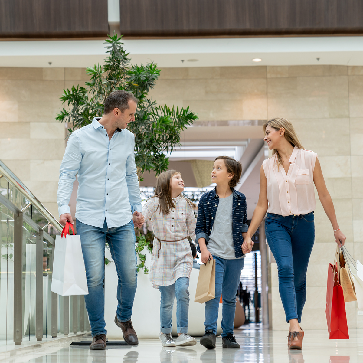 Shopping & Dining