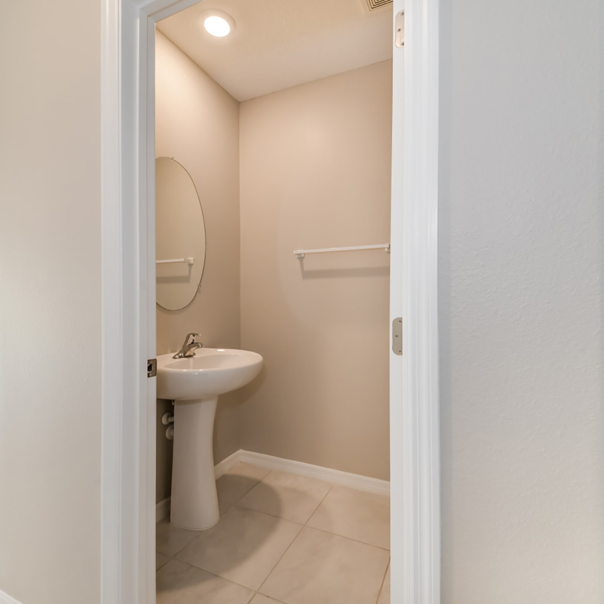 Hawks Glen_Image Carousel_Powder Room