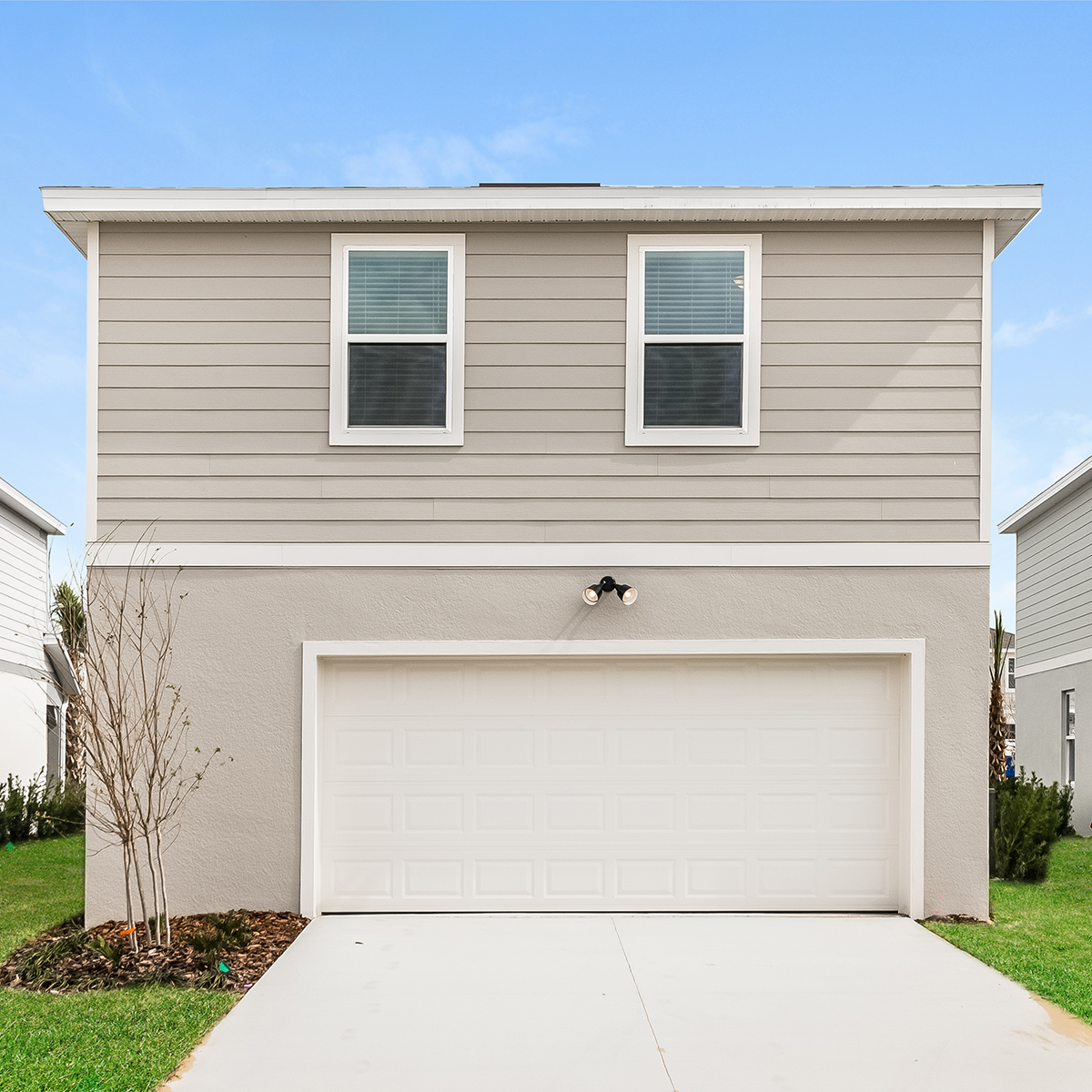 016-photo-rear-view-14324304