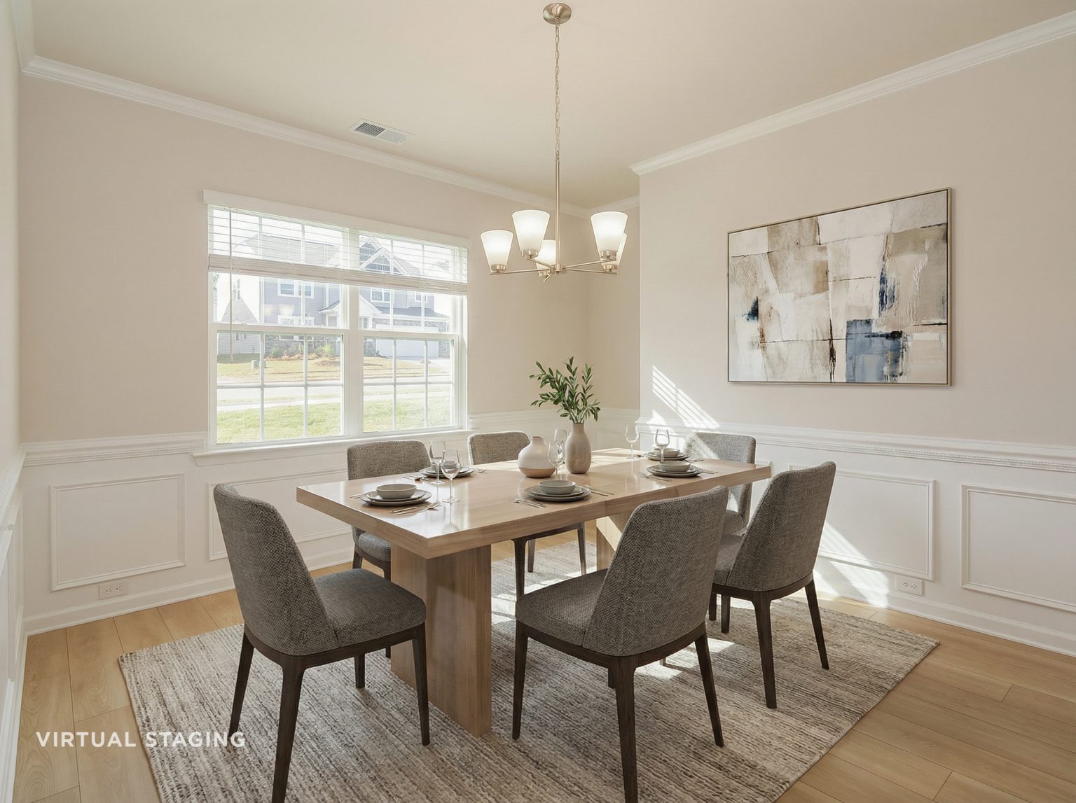 007-photo-dining-room-14880620-staged (1)